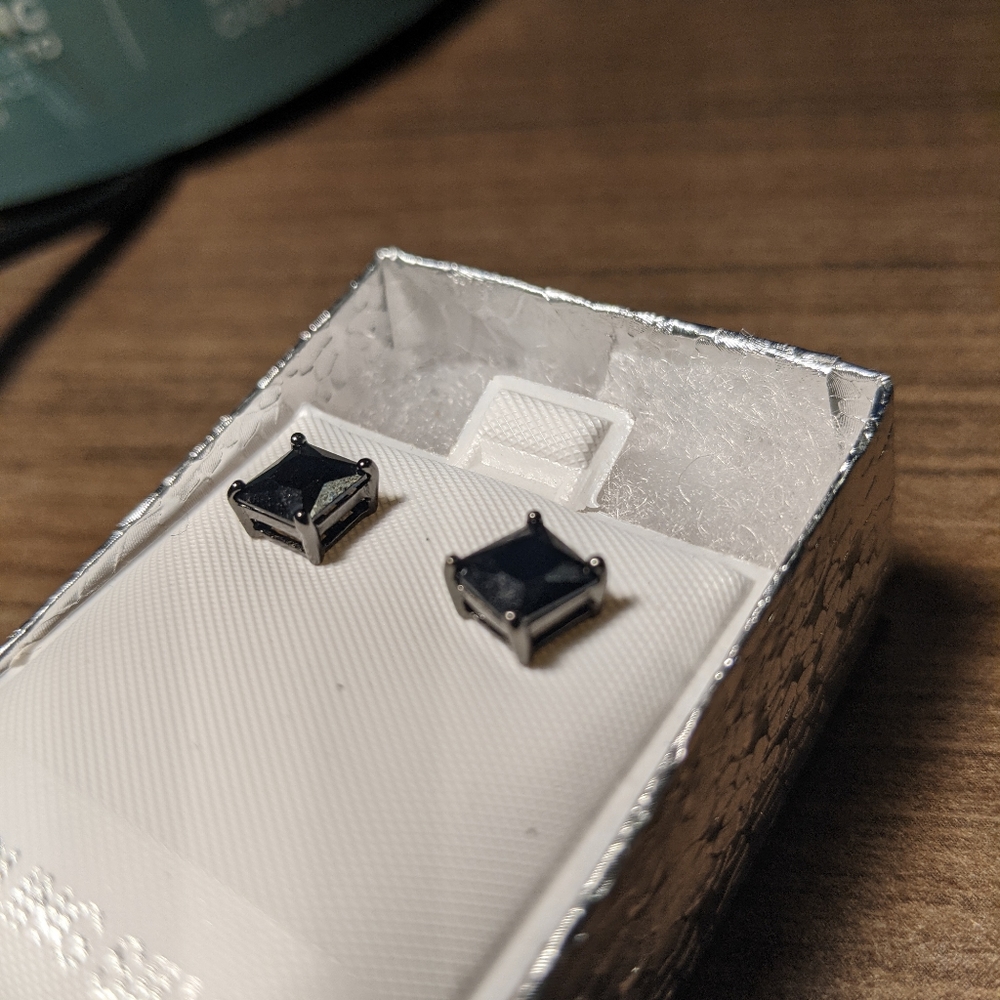 Square shaped 5mm black stud earrings